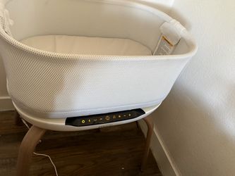 Graco SmartSense Soothing Bassinet