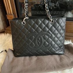 Chanel Caviar Tote bag