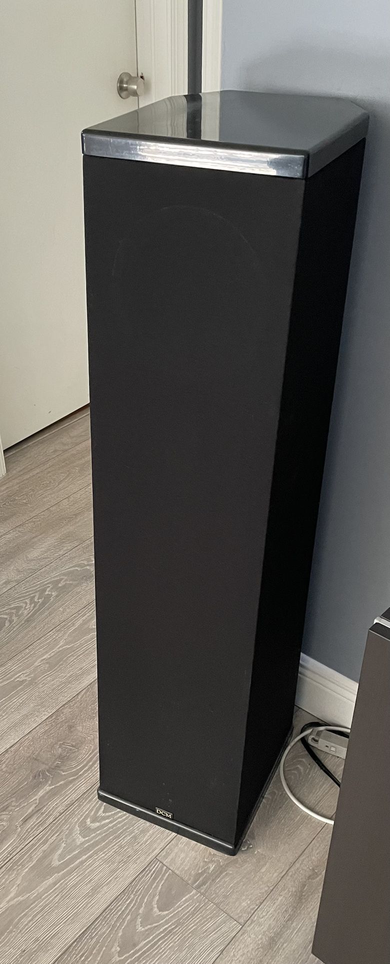 DCM Speakers Set of (6)