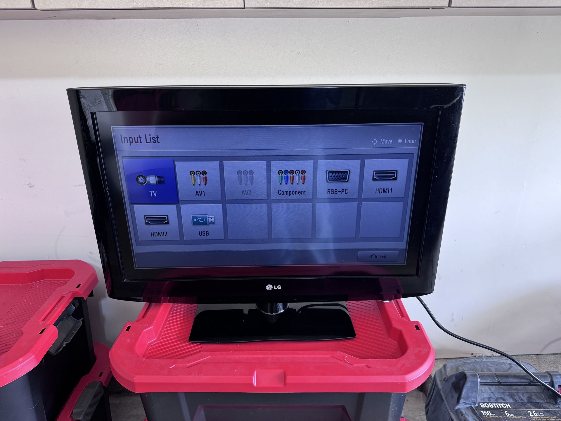 LG 32 In TV & Google Chromecast 4K