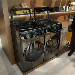 Smart Washer And Dryer, With Flexswash.
