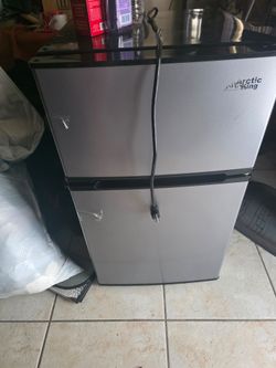 Artic King Mini Fridge