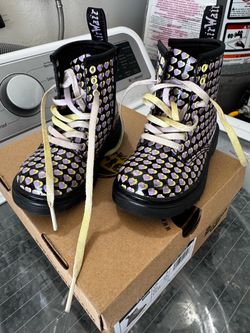 Dr. Martens Toddler Heart Print Boots