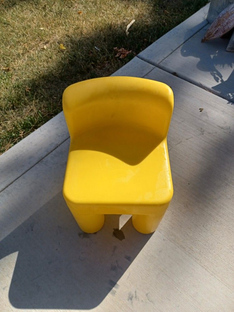 Little Tykes Yellow Chair 