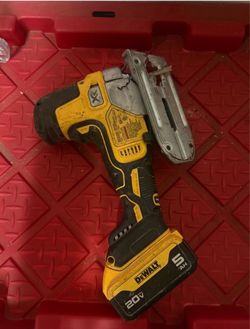 Jigsaw and battery