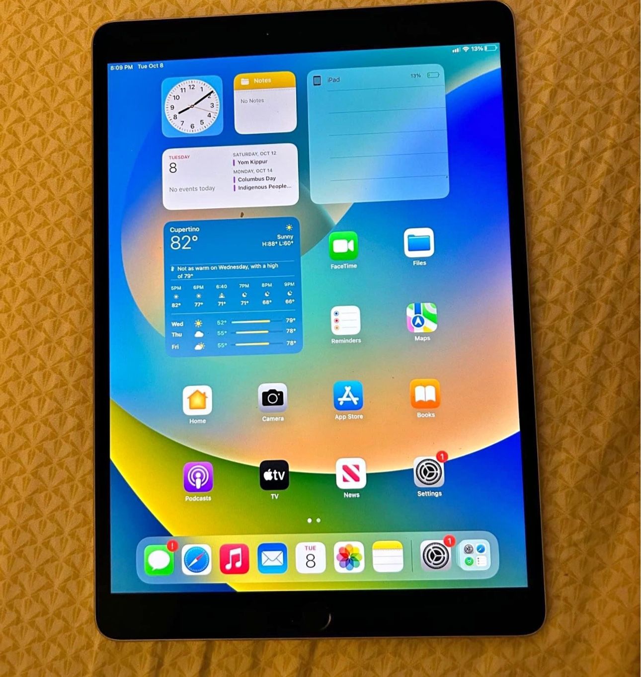 2017 iPad Pro 256gb WiFi + Cellular Unlocked to any Carrier