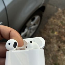 Apple 4 Air Pods Brand New 