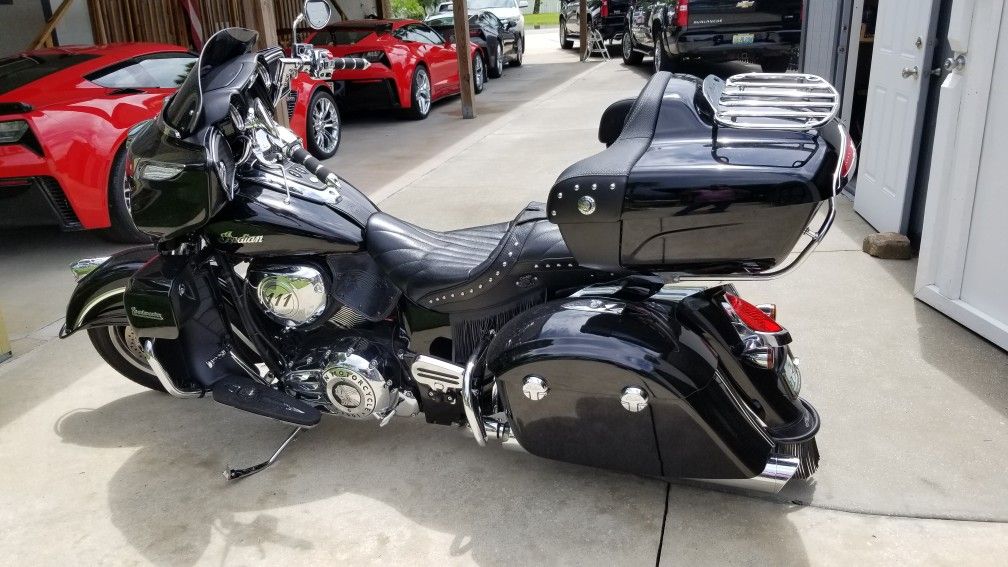 Indian roadmaster motorcycle