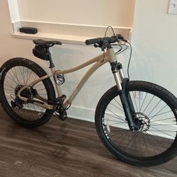 REI CO-OP DRT 2.1 Mountain Bike 