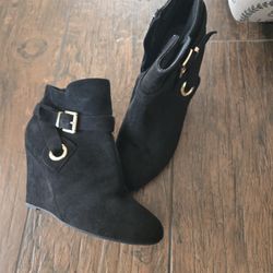 Women's Shoes Size 6.5 - 7