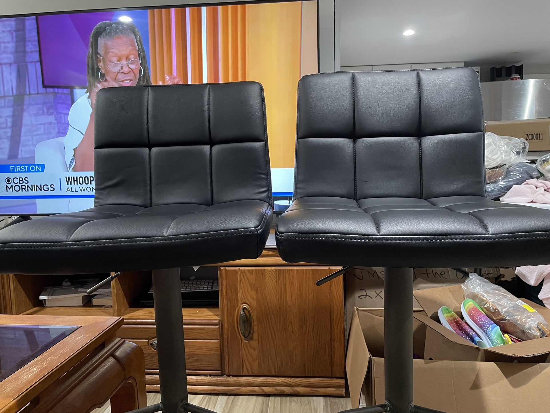 Set Of 2 Black Faux leather barstools