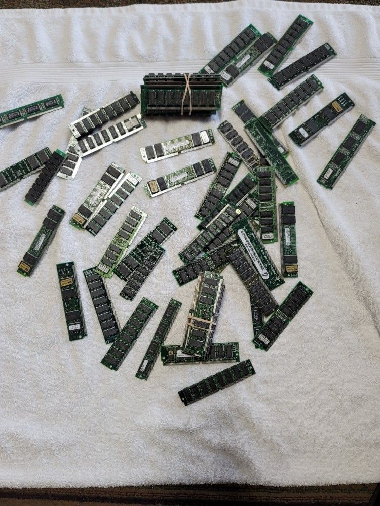 Scrap Silver Memory 2 Pounds. 65 Pieces