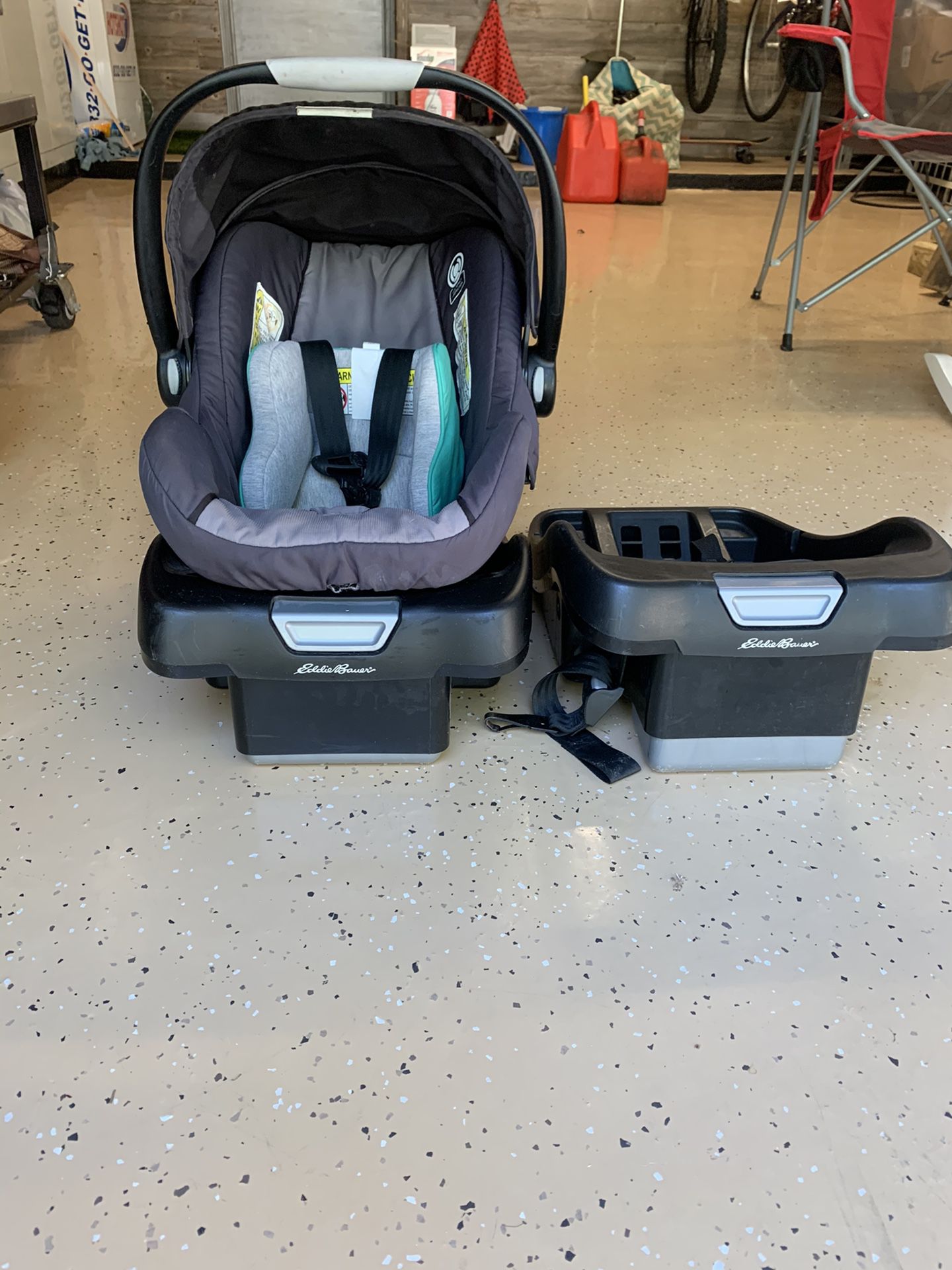 Infant Car Seat Carrier and 2 Bases