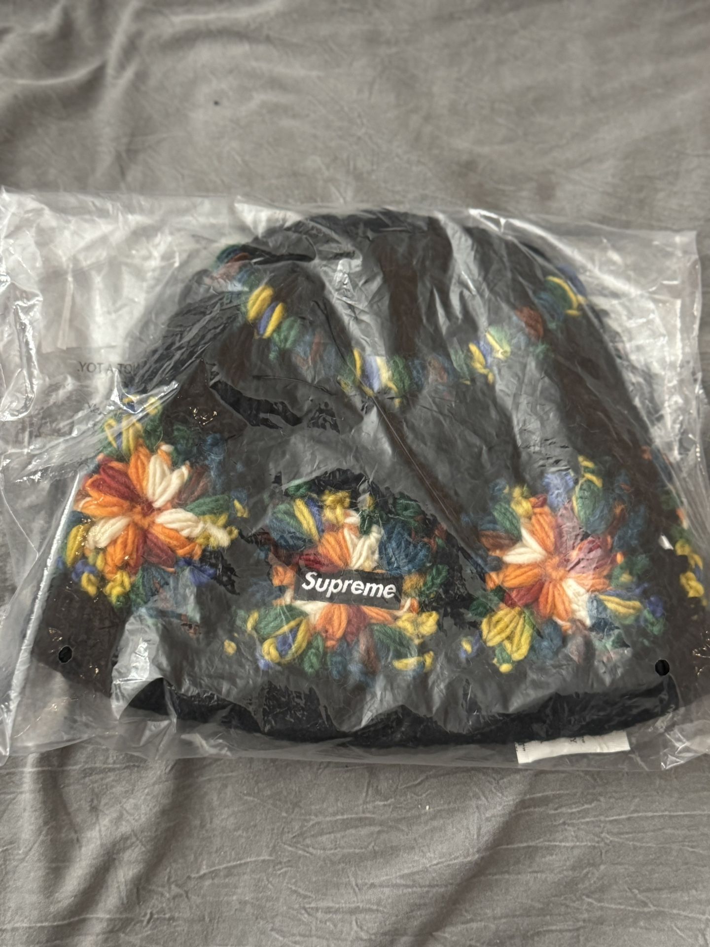 Supreme Beanie Crochet 