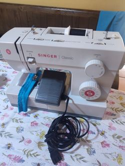SINGER SEWING MACHINE 44S