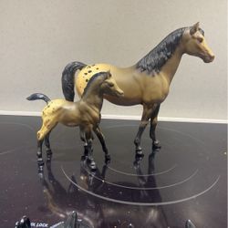 Breyer Appaloosa Family Mare And Foal 