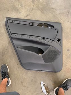 2015 Audi Q7 left rear trim panel