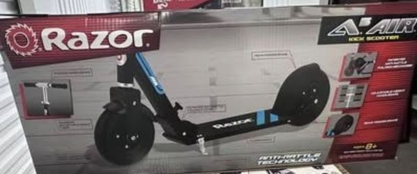 New Razor scooter **NOT ELECTRIC**
