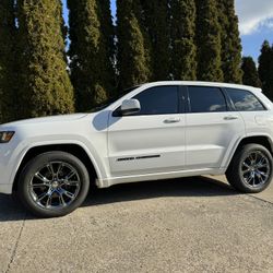 2018 Jeep Grand Cherokee Altitude White Exterior Black Interior