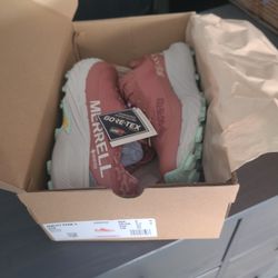 New Women's Merrell Agility Peak 5 GTX Hiking