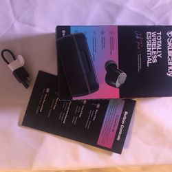 SKULLCANDY AIR PODS - NEW WITH CASE AND CHARGER - OPEN BOX