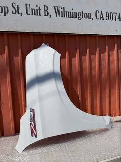 2019-2025 CHEVROLET SILVERADO 1500 Z71 RIGHT SIDE FENDER OEM