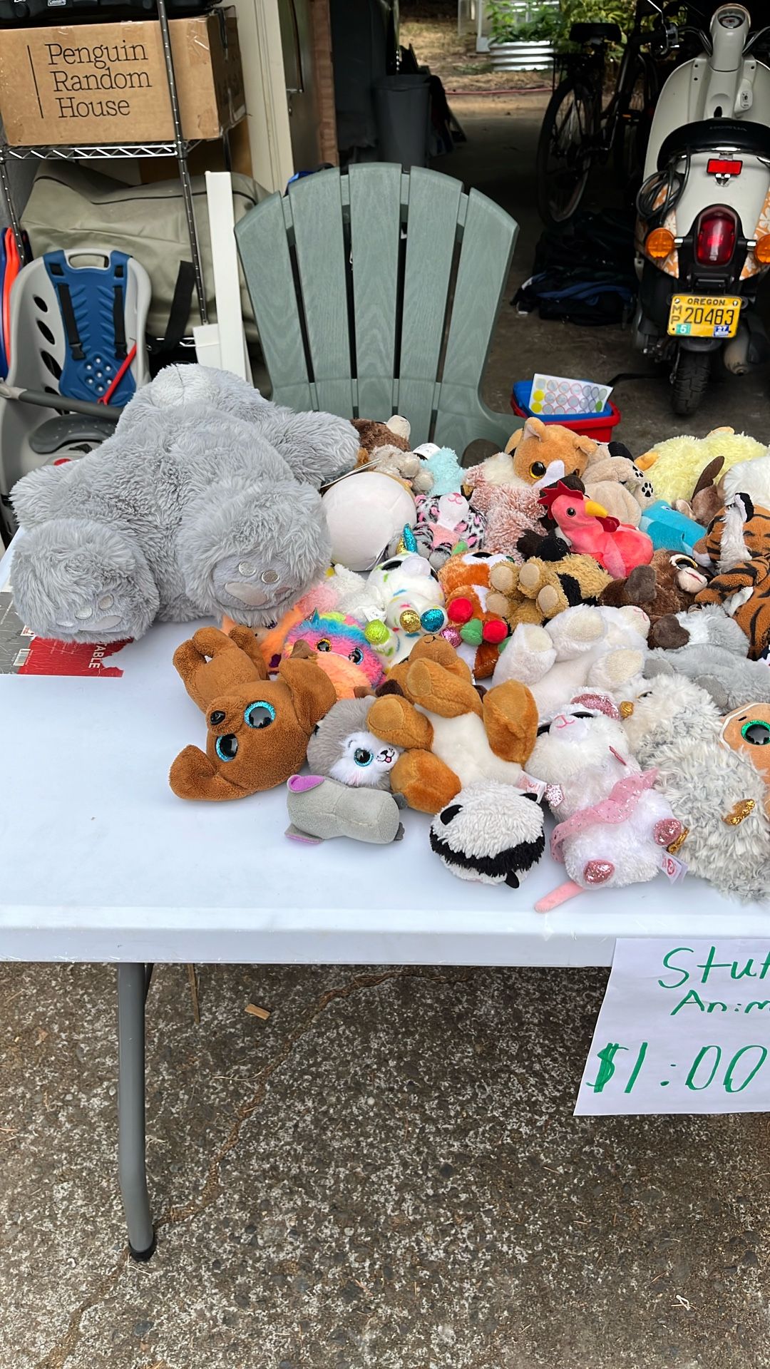Huge Stuffed Animal Lot