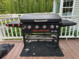 Blackstone Grill 4 Burner with Hodd