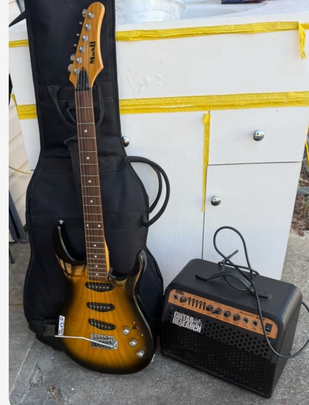 Guitarra Eléctrica Con Su Amplificador En Perfectas Condiciones