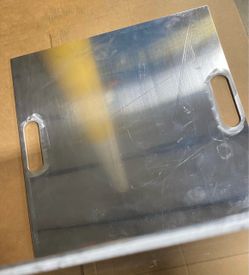 $70 cada una. 2 Bases  cuadradas de aluminio para soporte de iluminación de 20" x 20" para braguero 12 x 12