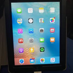 IPAD 3rd Gen 64 Gig with Charger And Case 
