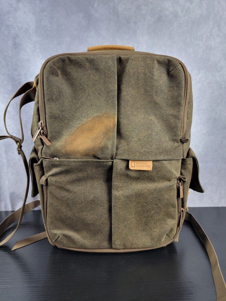 National Geographic Earth Explorers Backpack Traveling Photographers Camera Bag