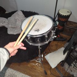 Snare Drum With Stand And Sticks For 120