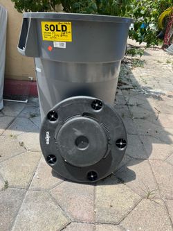 Restaurant garbage cans with dolly