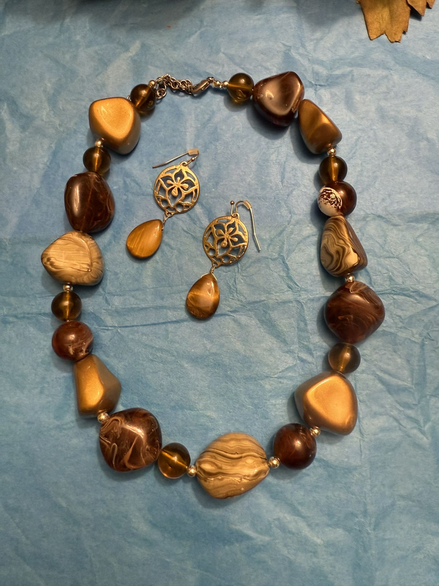 Stunning 2 Pc Gold Brown Beaded Necklace And Earrings Set