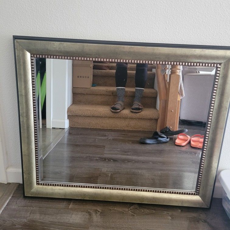 Mirror.