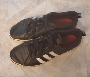 Adidas 8 1/2 man's shoes