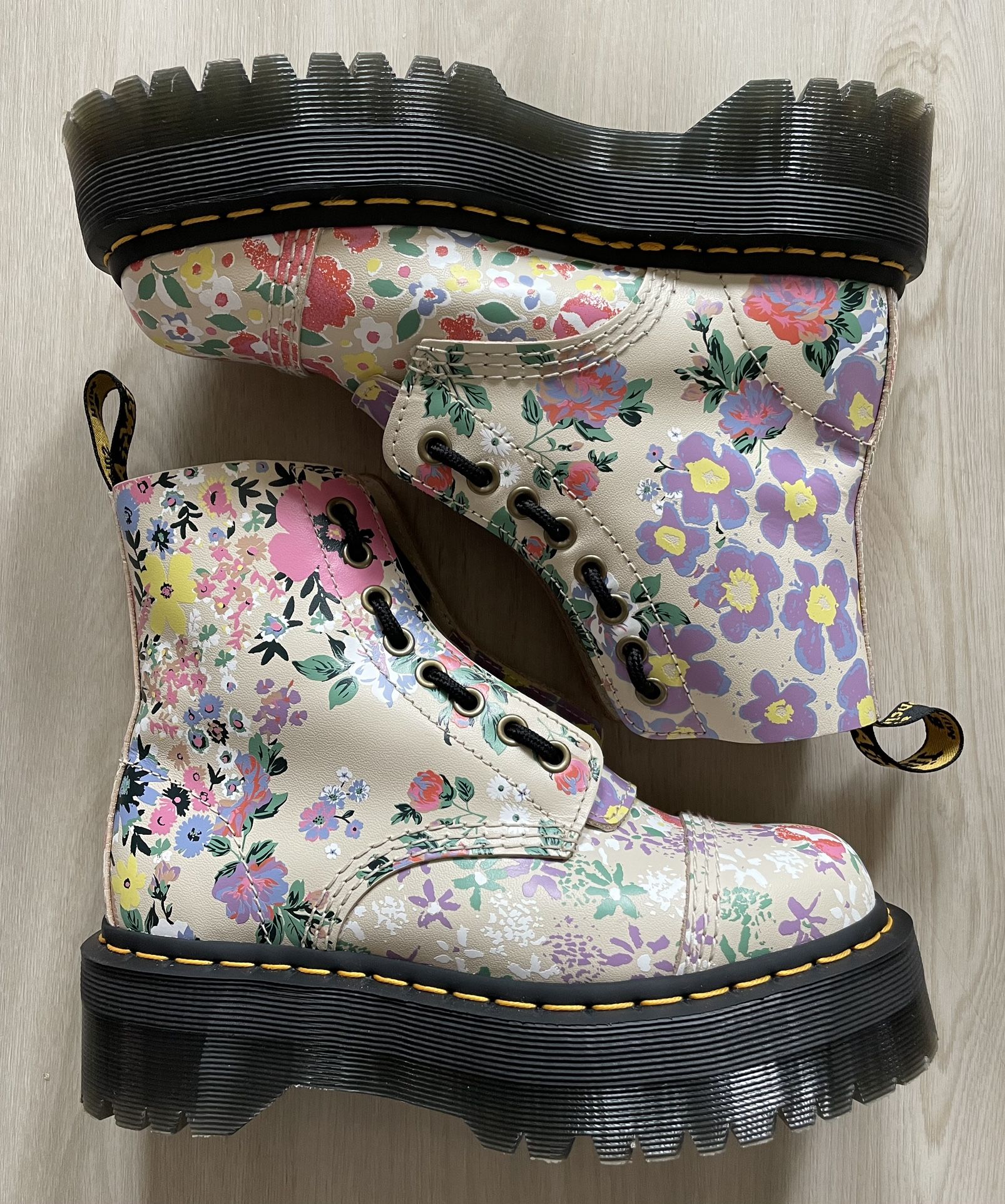 Docs Dr. Martens Women's Sinclair Floral Mash Up Leather Platform Boots  Sz 6L