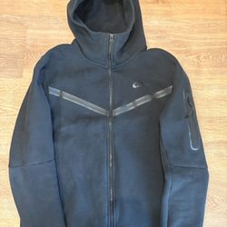 Black Nike Tech Fleece