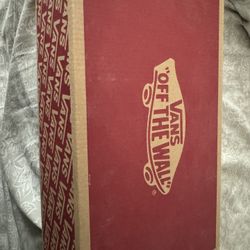 New Men’s 9.5 Vans ( Checkered Slip On) In Box 