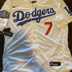 Julio Urías jersey size XXL