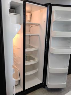 Black side by side cooling and freezing with warranty delivery Available fee depends on address 🛣️🏠🛻