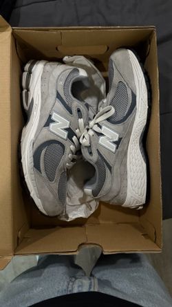 New balance 2002r