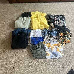 Size Large Clothes.  40 Pieces 