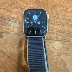 Apple Watch SE 40mm Model A2353