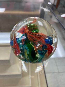 Glass paper weights