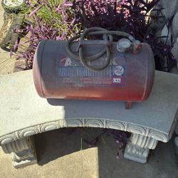 Portable air tank
