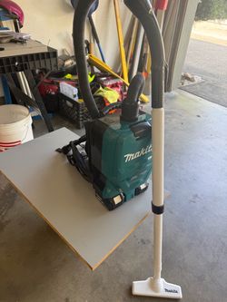 Makita Cordless Vacuum