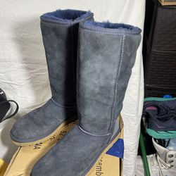 Womens Tall UGG Size 8