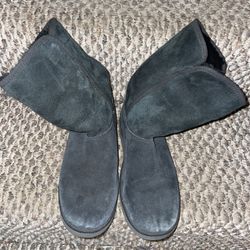 Ugg Boots Size 4 Big Kids $10